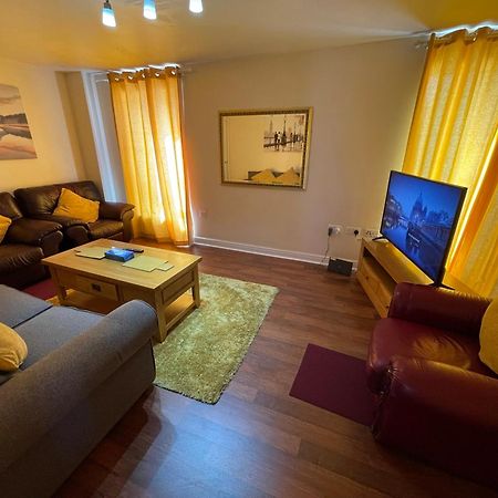 Holiday Home In Cardiff. Sleeps 6 Екстериор снимка
