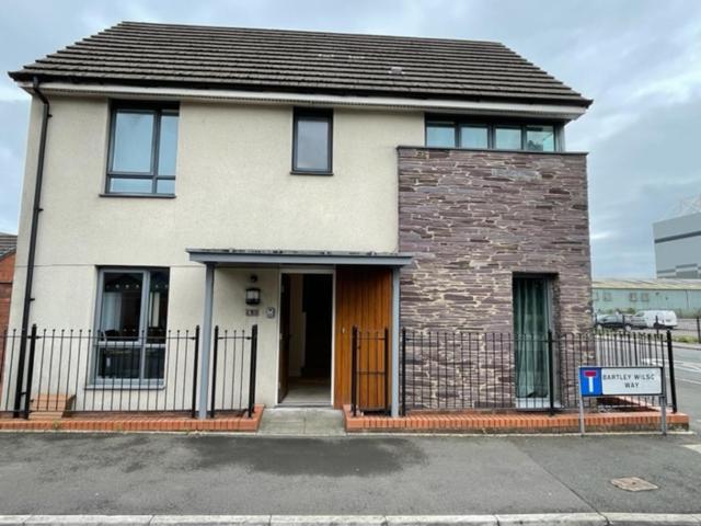 Holiday Home In Cardiff. Sleeps 6 Екстериор снимка