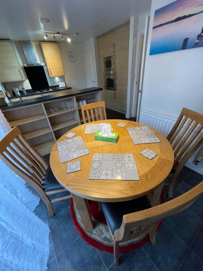 Holiday Home In Cardiff. Sleeps 6 Екстериор снимка