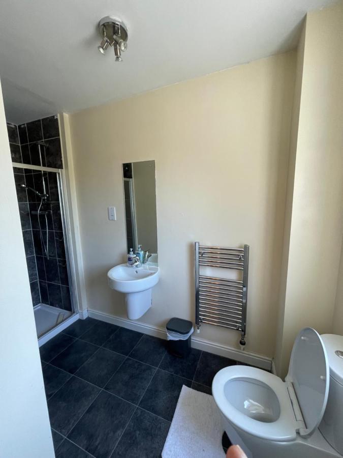 Holiday Home In Cardiff. Sleeps 6 Екстериор снимка